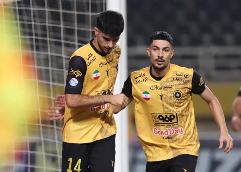 شادی بازیکنان سپاهان پس از گل برابر فجر سپاسی